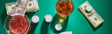 Dealer profesional menyiapkan putaran roulette dalam Mode Turnamen dengan kamera multi-sudut